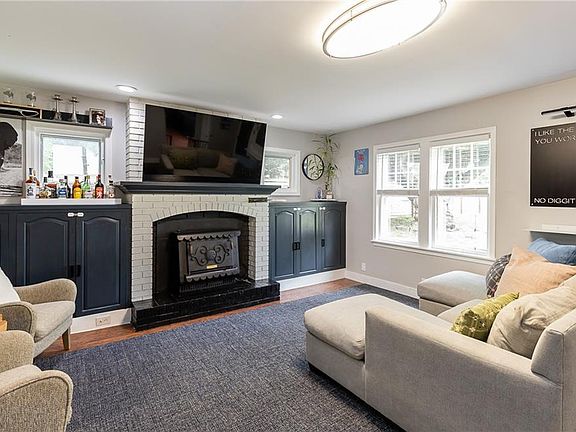 3rd image of 7632 Reinhardt Dr