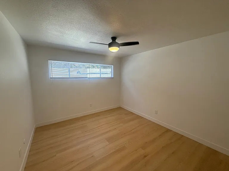 82 N Laurel St #82 — Photo 5