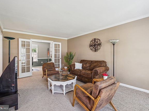 4th image of 3463 Wainscott Pl