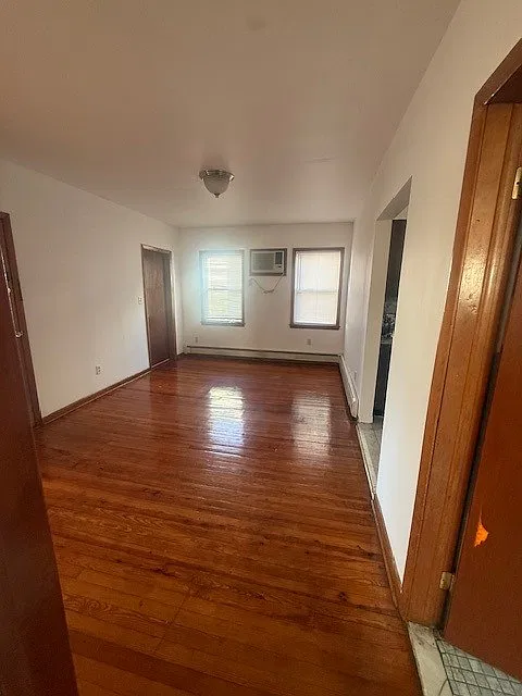 3 bed, $2,900 — Photo 2