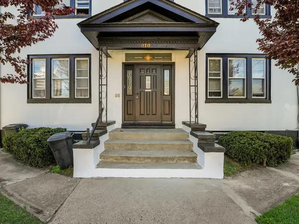 210 Pond St, Bristol, PA 19007