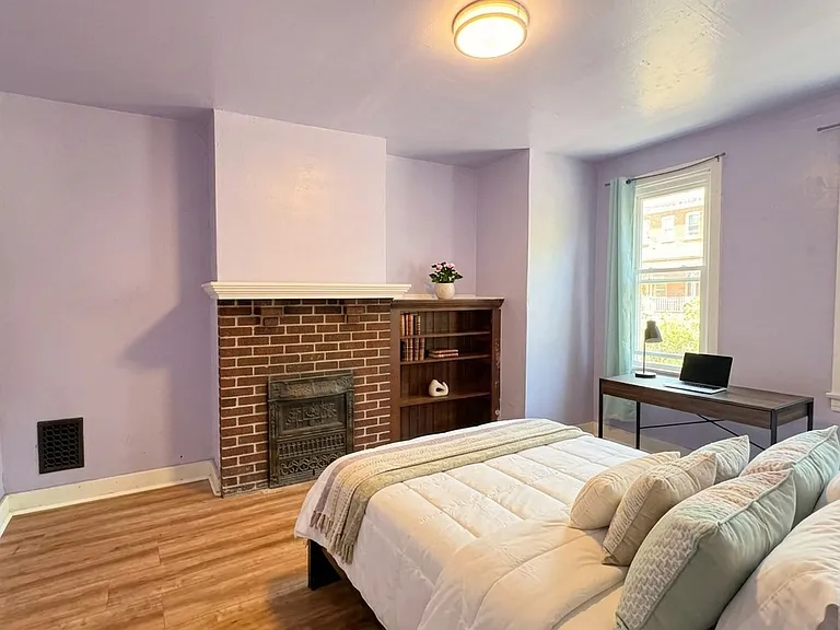 1033 Flemington St — Photo 3