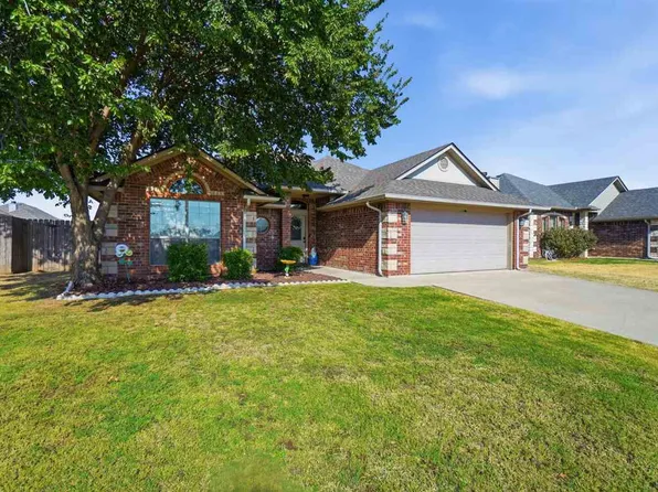 406 N Mountain Meadow Dr, Cache, OK 73527