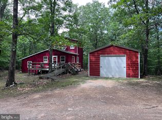 1100 Plum Tree Ln, Berkeley Springs, WV 25411