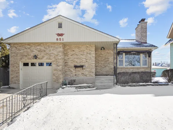 851 N Grove Ave, Elgin, IL 60120