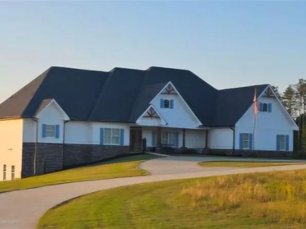 433 Clover Dr, Social Circle, GA 30025