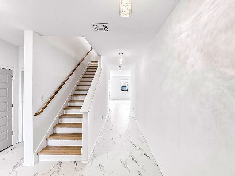 207 Brook Shadow — Photo 2