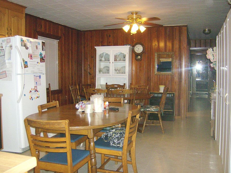 eat in kitchen