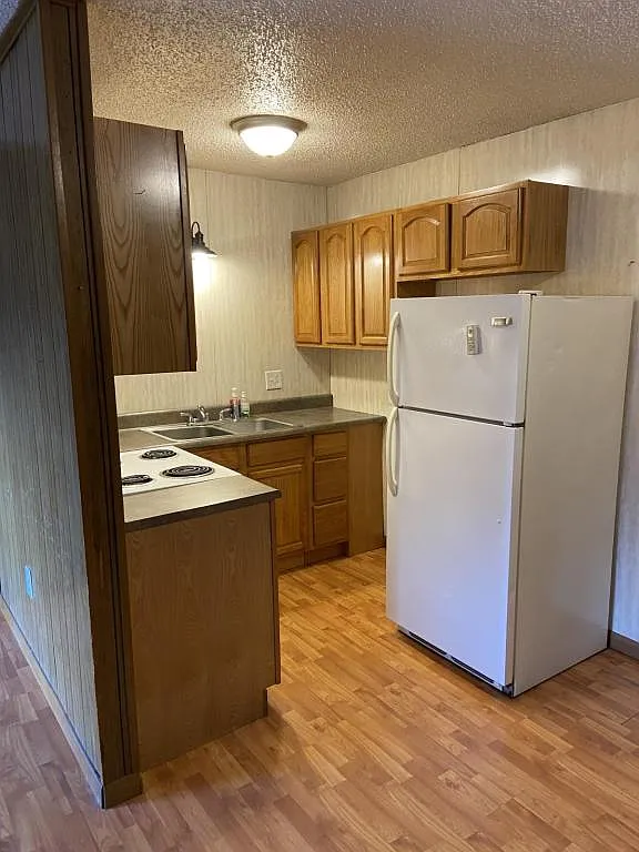 1900 Walters Dr — Photo 1