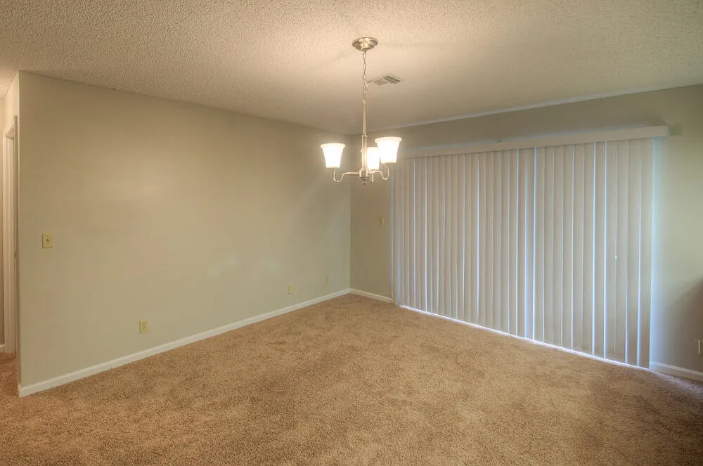 3 bed, 2.0 bath, 1622 sqft, $3,140 — Photo 3