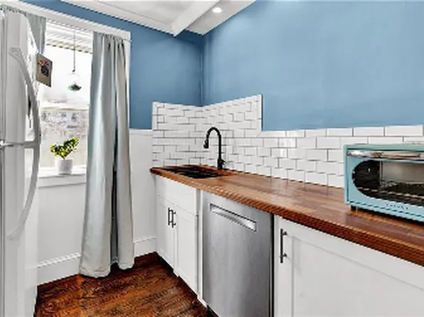 145 Market St, Warren, RI 02885