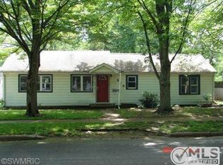 814 S Lincoln Ave, Three Rivers, MI 49093