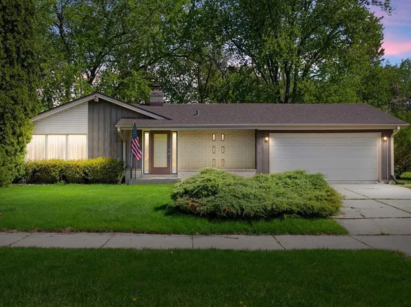 524 E Forest Hill AVENUE, Oak Creek, WI 53154