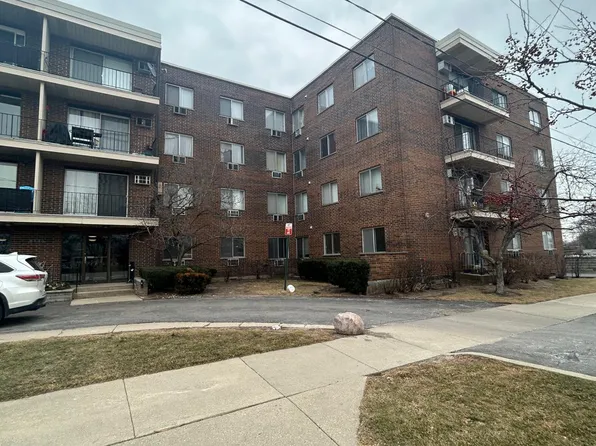 9445 Kenton Ave APT 404, Skokie, IL 60076