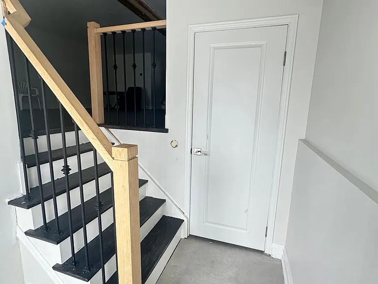 82 John Lindsay Ct #UPPER — Photo 2