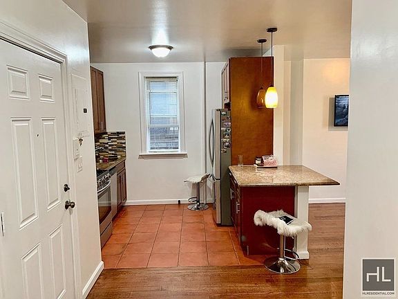 3rd image of 303 E 104th St APT 6