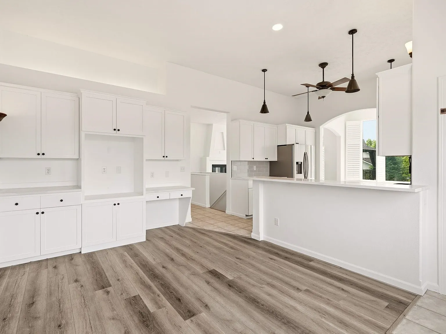 23104 East Broadway Avenue - 1 — Photo 1