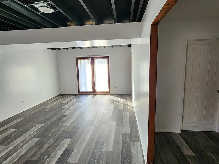 9547 Winkler Dr — Photo 16