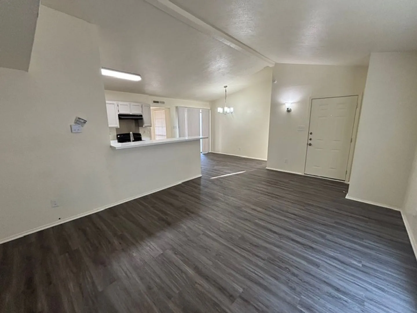 Newly renovated duplex! — Photo 3