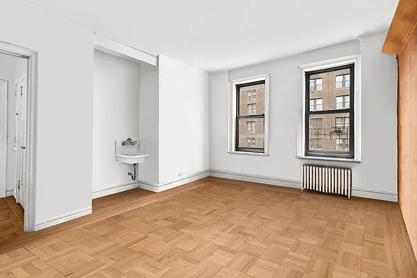 Sold by William Raveis Real Estate | media 2