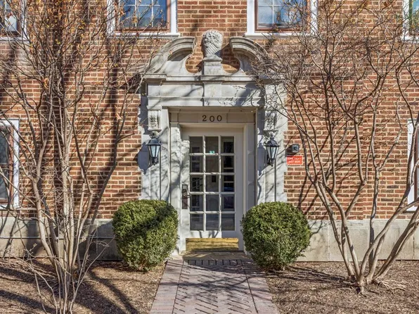 200 S Maple Ave APT 12, Oak Park, IL 60302