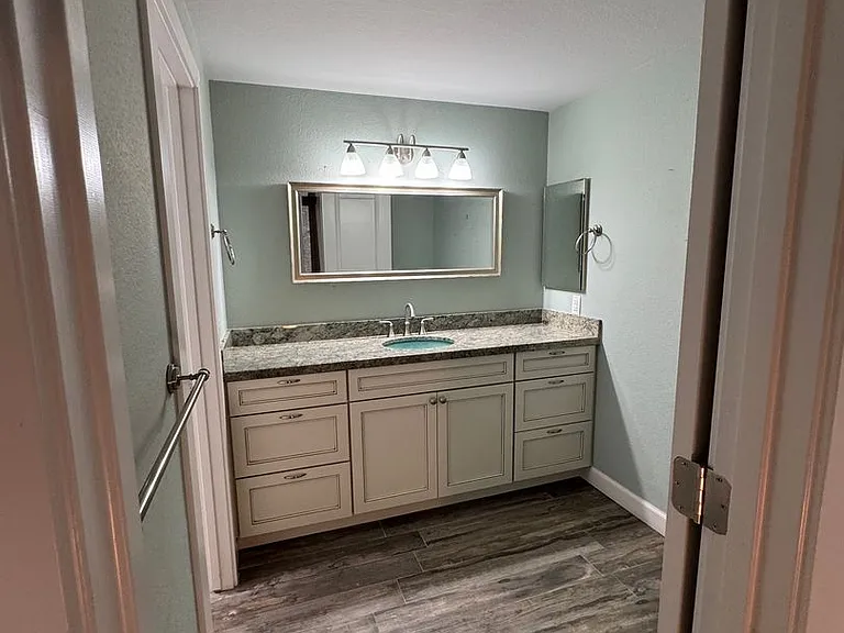 8100 E Camelback Rd #14 — Photo 27