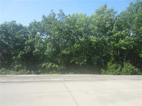 2nd image of 3505 Hillrose Dr