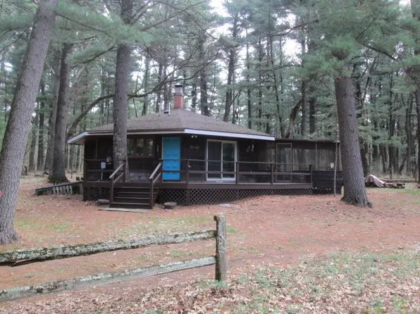N3880 Deer Path, Hancock, WI 54943