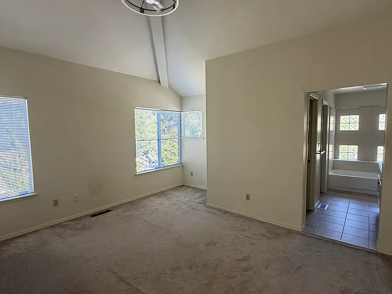 6142 Lakeview Cir — Photo 7