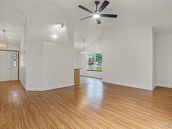 5th image of 7313 Thorn Hill Dr