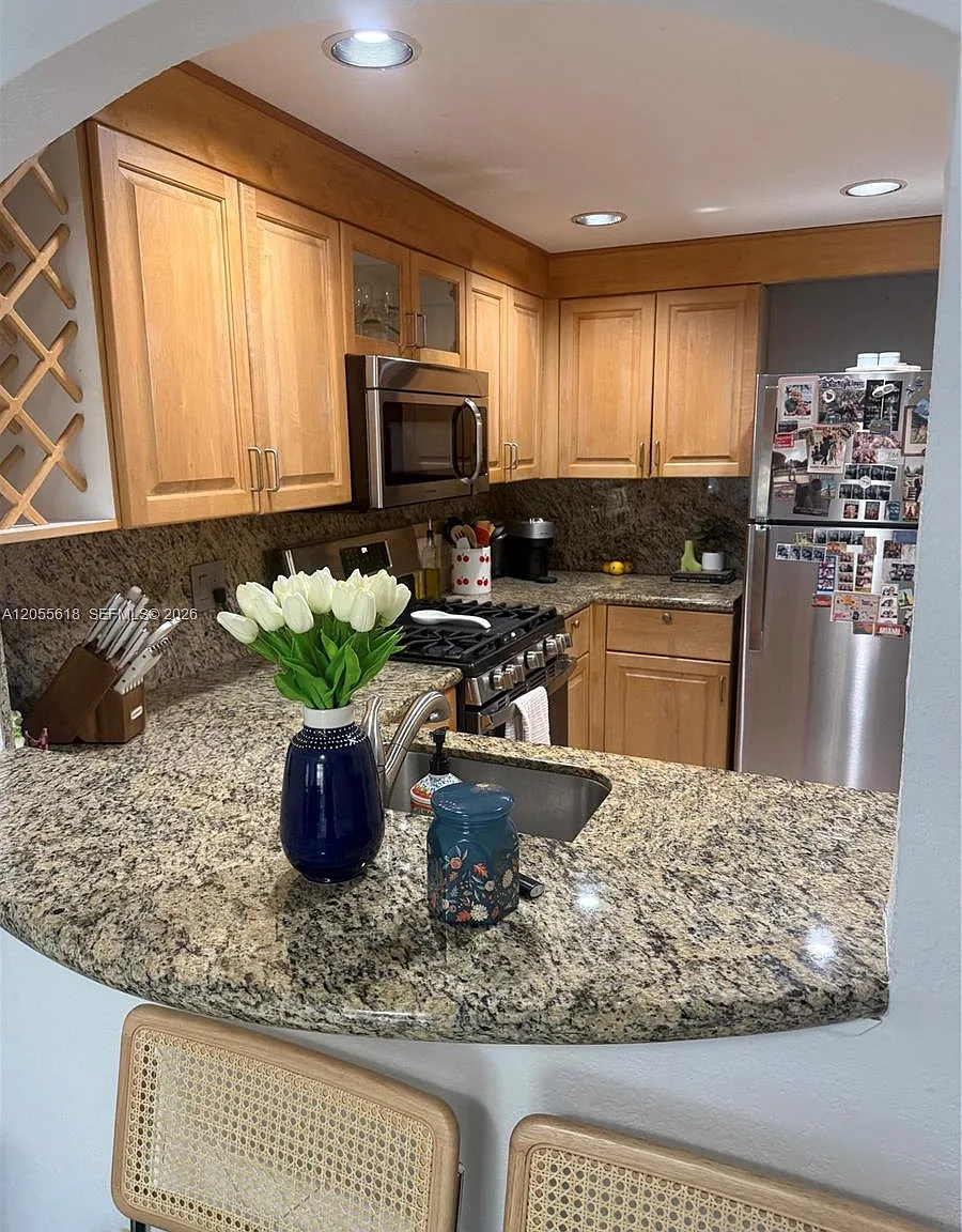 Villas Of Pinecrest Condo — Photo 4