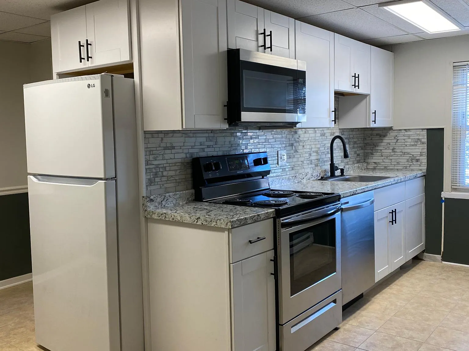 1 bed, 750 sqft, $1,199 — Photo 1