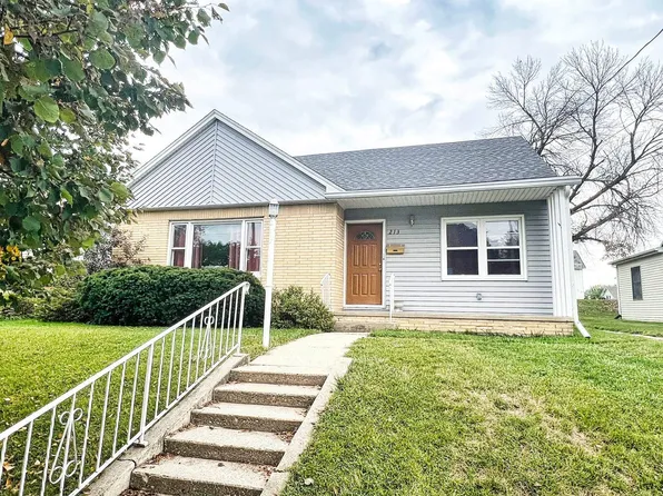 213 S Walnut St, West Union, IA 52175