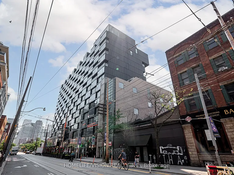 629 King St W #Penthouse 1415 — Photo 35