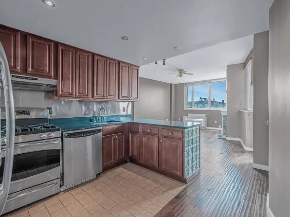 13338 Sanford Ave #9G, Flushing, NY 11355