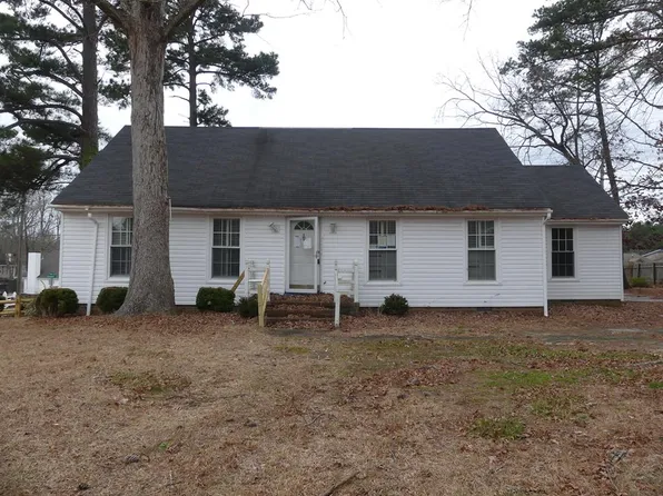 900 Mashie Ln, Rocky Mount, NC 27804