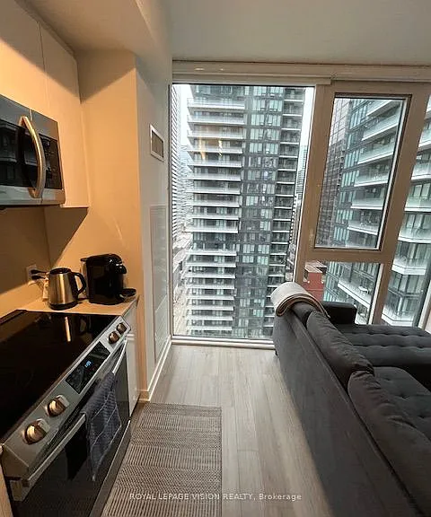 357 King St W #1804 — Photo 4