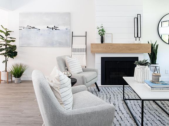 2nd image of 10 Sand Dollar Ct