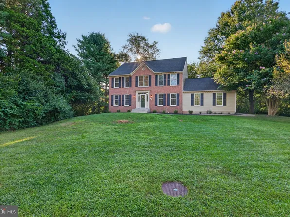 1101 Sugar Maple Ln, Herndon, VA 20170