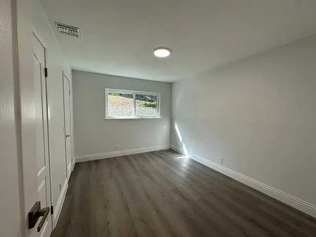 4929 Reseda Blvd — Photo 15