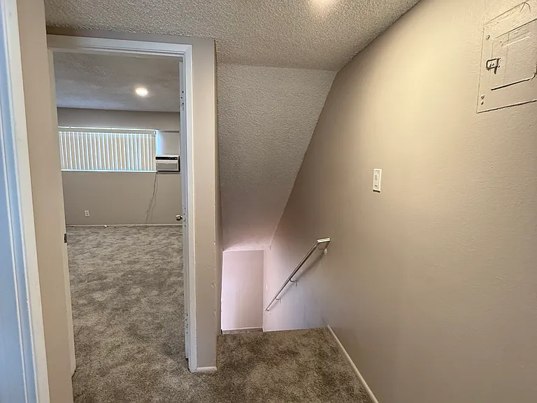 1026 Grover Ave #1 — Photo 8