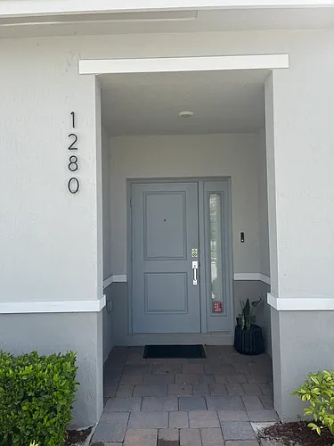1280 NE 5th Ct Photo 1