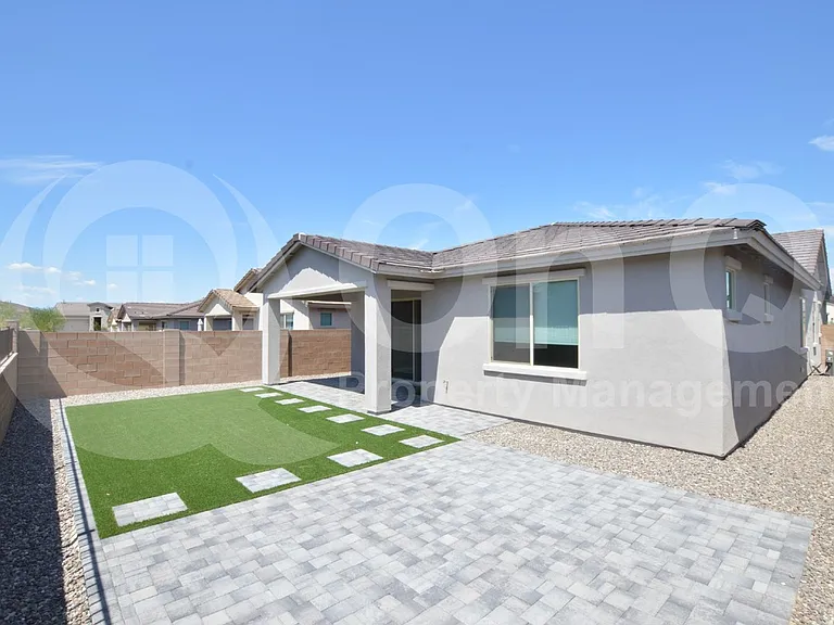 9114 S 167th Dr — Photo 21