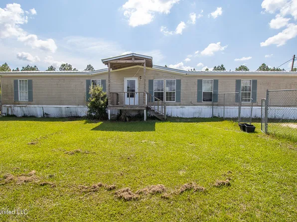 13701 Briarwood Dr, Vancleave, MS 39565