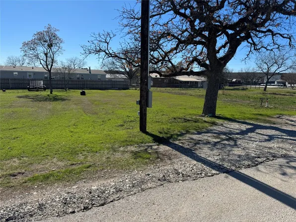 209 W Live Oak St, Evant, TX 76525