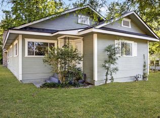 101 E College St, College St, TX 75755
