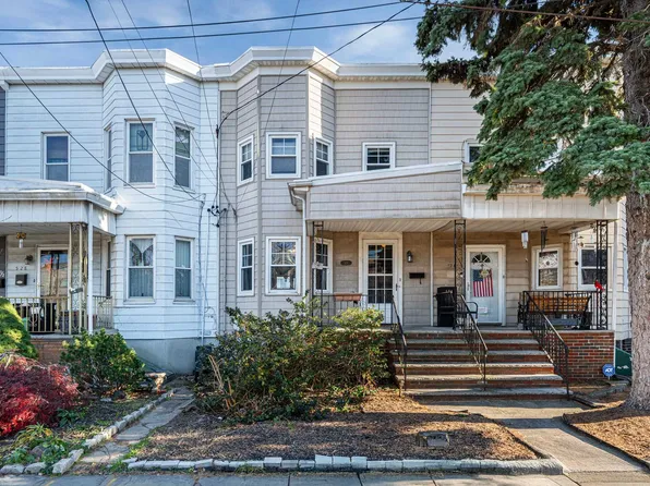 526 Avenue East image 1 of 18