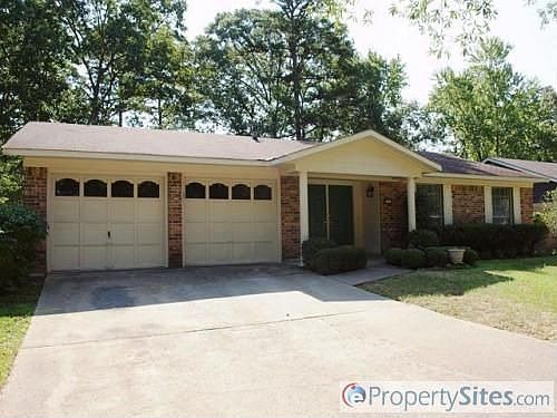 3rd image of 9719 Hillsboro Dr