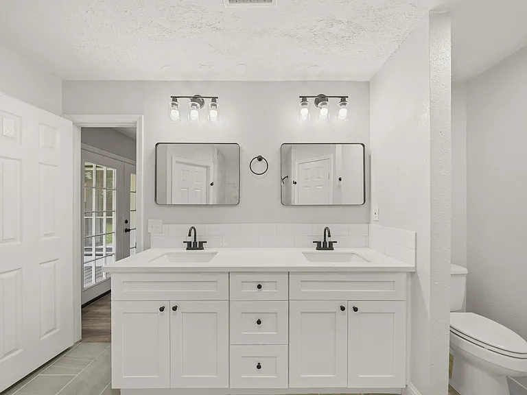 22039 Rivermead Dr — Photo 17