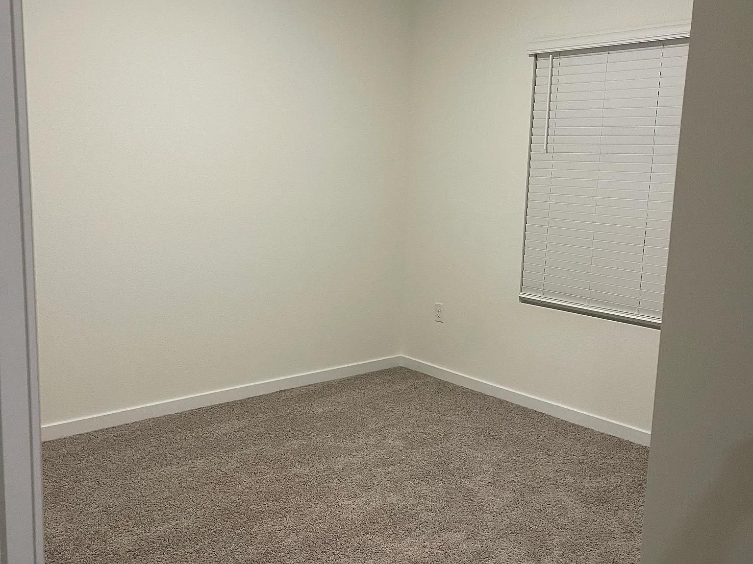 4 bed, 1774 sqft, $2,595 — Photo 3